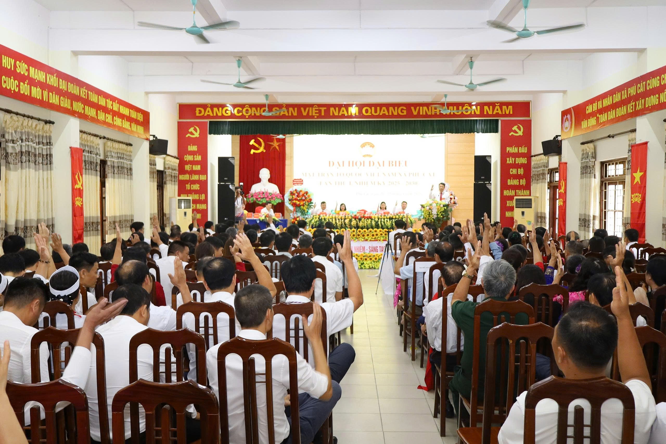 Xã Phú Cát tổ chức thành công Đại hội Mặt trận Tổ quốc lần thứ I