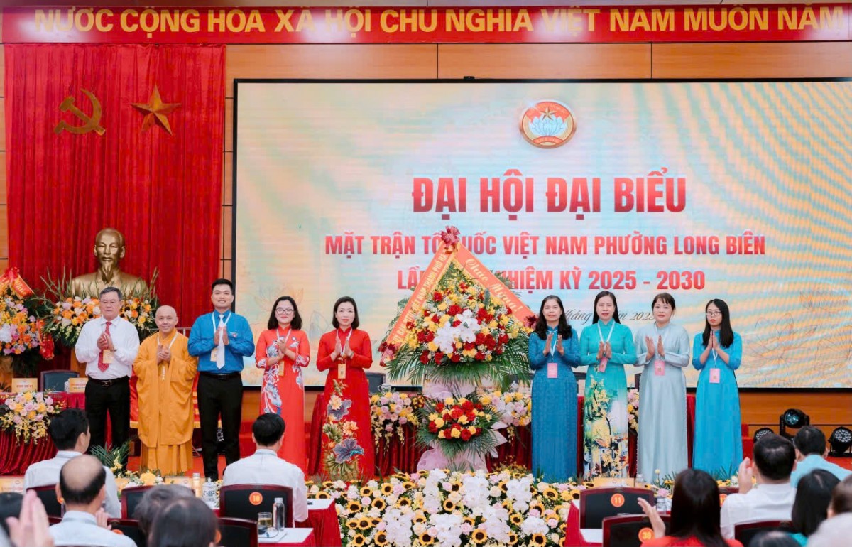 Phát huy sức mạnh đại đoàn kết, xây dựng phường phát triển bền vững, văn minh, hiện đại Phát huy sức mạnh đại đoàn kết, xây dựng phường phát triển bền vững, văn minh, hiện đại