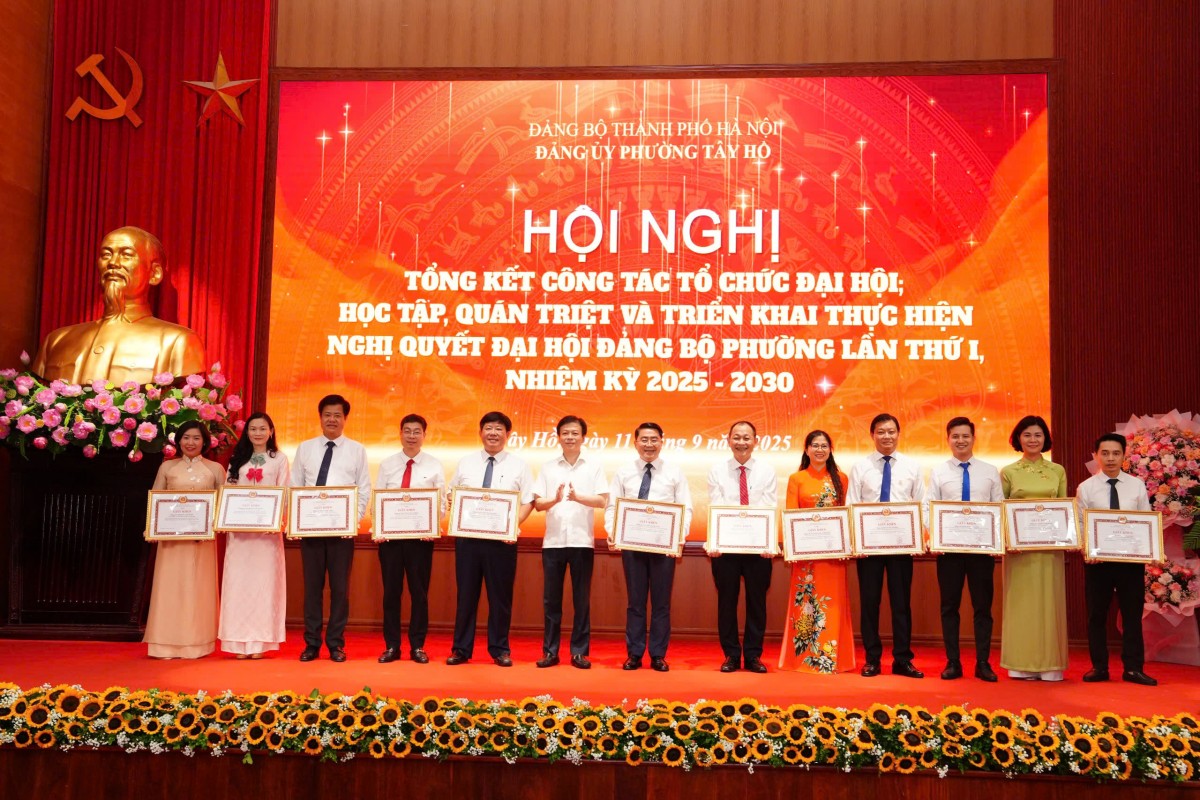 Đảng ủy phường Tây Hồ tổ chức Hội nghị tổng kết Đại hội Đảng bộ phường và triển khai Nghị quyết nhiệm kỳ 2025-2030 Đảng ủy phường Tây Hồ tổ chức Hội nghị tổng kết Đại hội Đảng bộ phường và triển khai Nghị quyết nhiệm kỳ 2025-2030