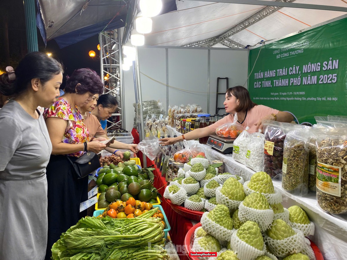 Tuần hàng trái cây, nông sản 2025: Cầu nối quảng bá và tiêu thụ sản phẩm OCOP Tuần hàng trái cây, nông sản 2025: Cầu nối quảng bá và tiêu thụ sản phẩm OCOP