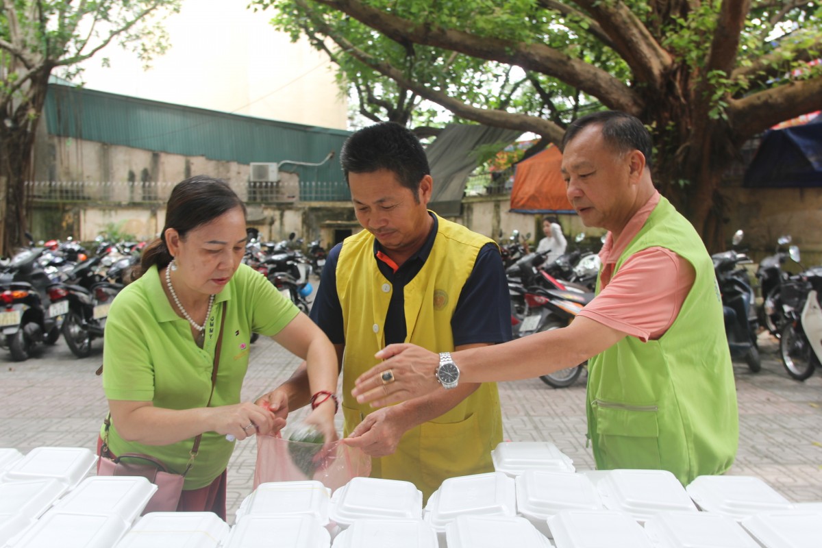 Bài 1: Vòng tay nhân ái giữa hành trình vượt bão bệnh tật