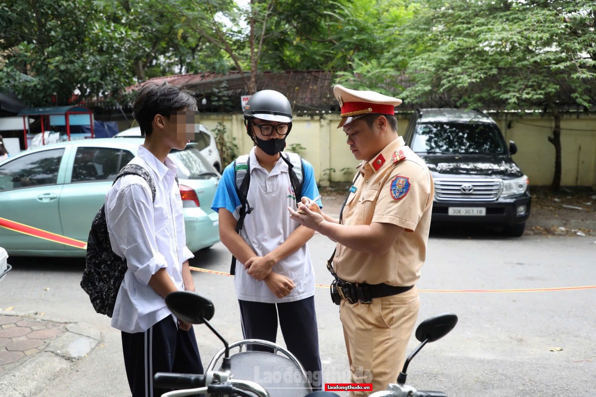 Cao điểm an toàn giao thông, phụ huynh vẫn bất chấp vi phạm để Xử phạt gần 4.000 trường hợp vi phạm giao thông trong 1 tuần