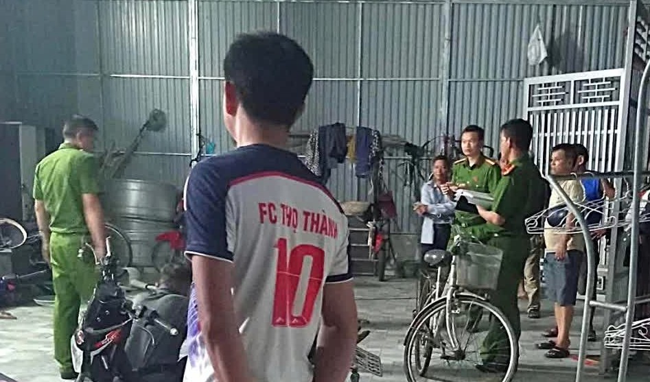 Mâu thuẫn bộc phát, chồng dùng dao sát hại vợ