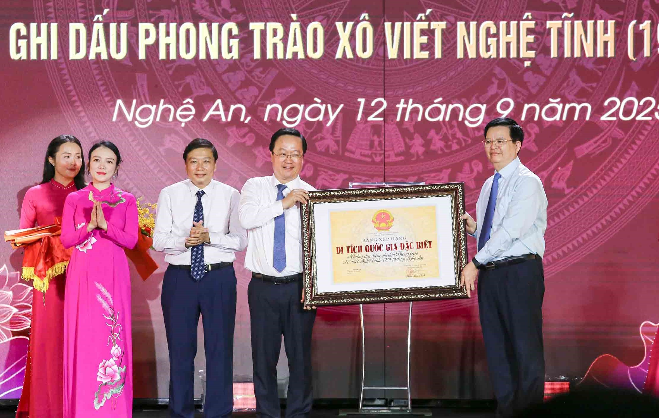 Kỷ niệm 995 năm danh xưng Nghệ An, 95 năm Xô viết Nghệ Tĩnh Kỷ niệm 995 năm danh xưng Nghệ An, 95 năm Xô viết Nghệ Tĩnh