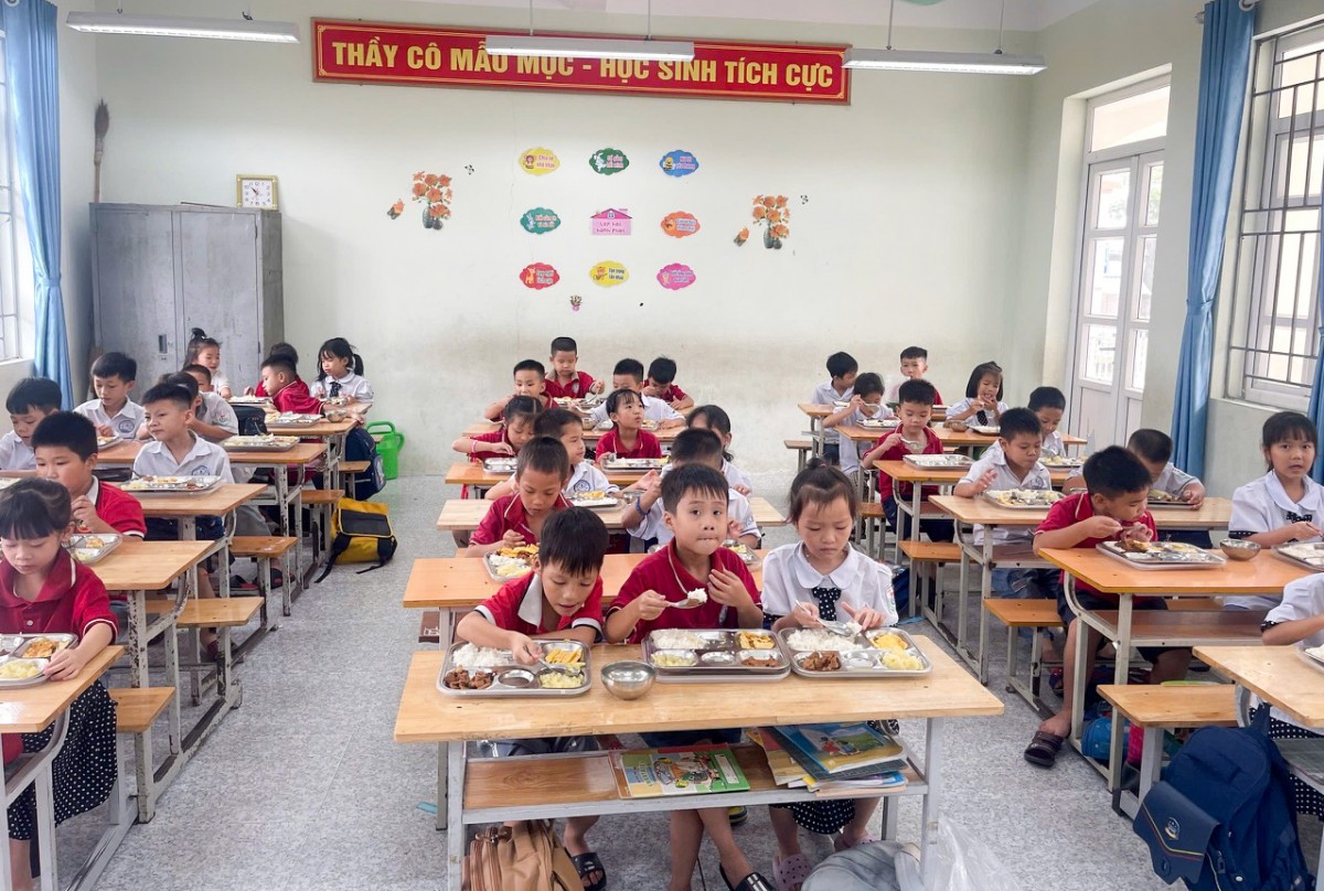 Chính sách hỗ trợ bữa ăn bán trú đi vào cuộc sống tại xã Ứng Thiên