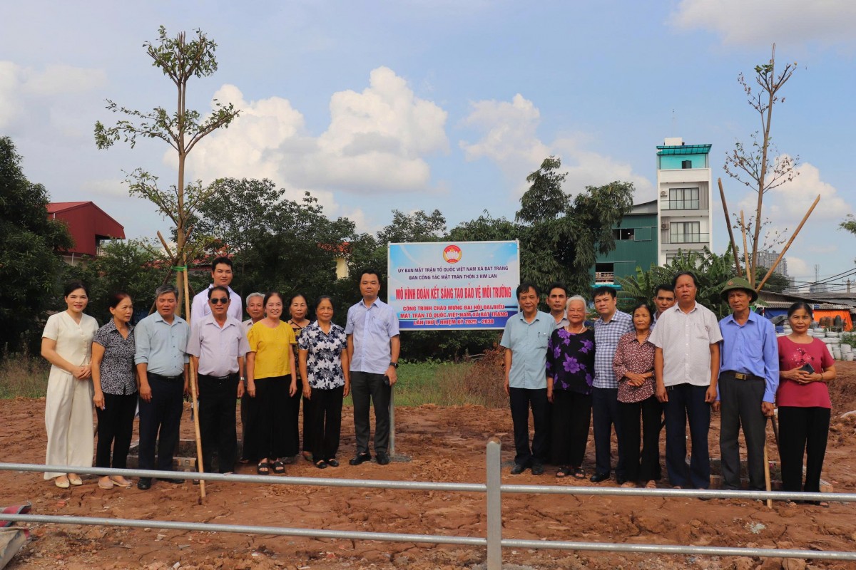 MTTQ Việt Nam xã Bát Tràng gắn biển mô hình “đoàn kết sáng tạo bảo vệ môi trường” MTTQ Việt Nam xã Bát Tràng gắn biển mô hình “đoàn kết sáng tạo bảo vệ môi trường”