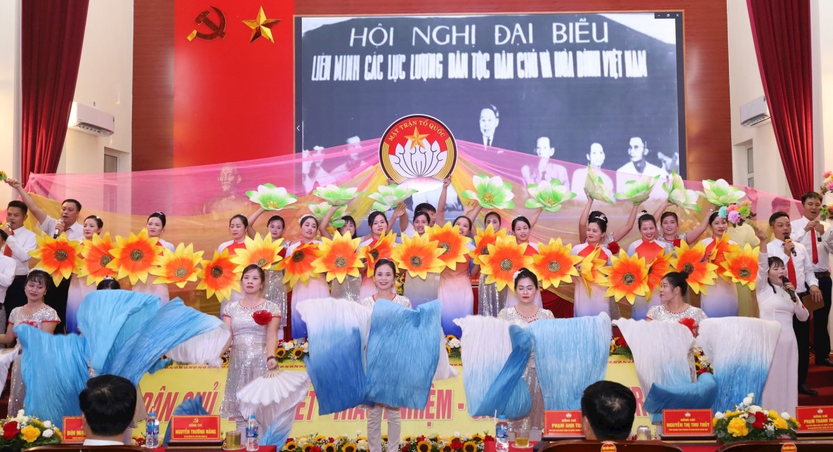 Phát huy sức mạnh nhân dân, xây dựng xã Quảng Bị văn minh, hiện đại