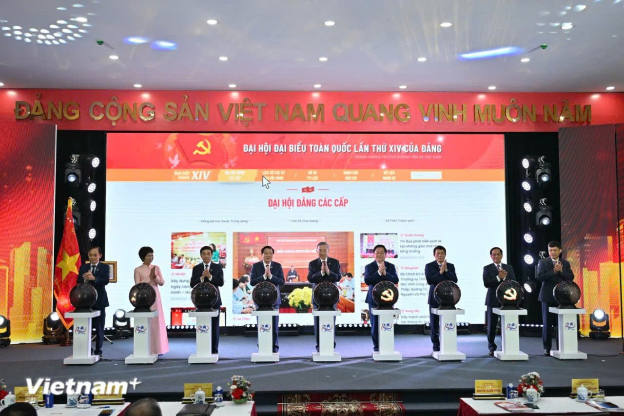 Thông tấn xã Việt Nam đón nhận Huân chương Hồ Chí Minh lần thứ 3 Thông tấn xã Việt Nam đón nhận Huân chương Hồ Chí Minh lần thứ 3