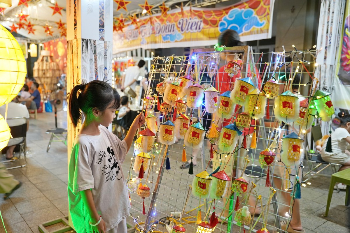 Những mùa trăng ký ức