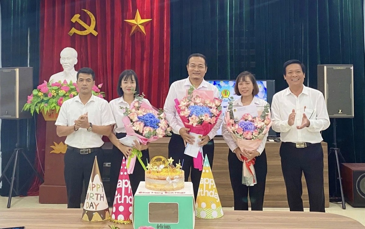 Công đoàn Quỹ tín dụng nhân dân Phú Xuyên lan tỏa nét đẹp sinh nhật tập thể