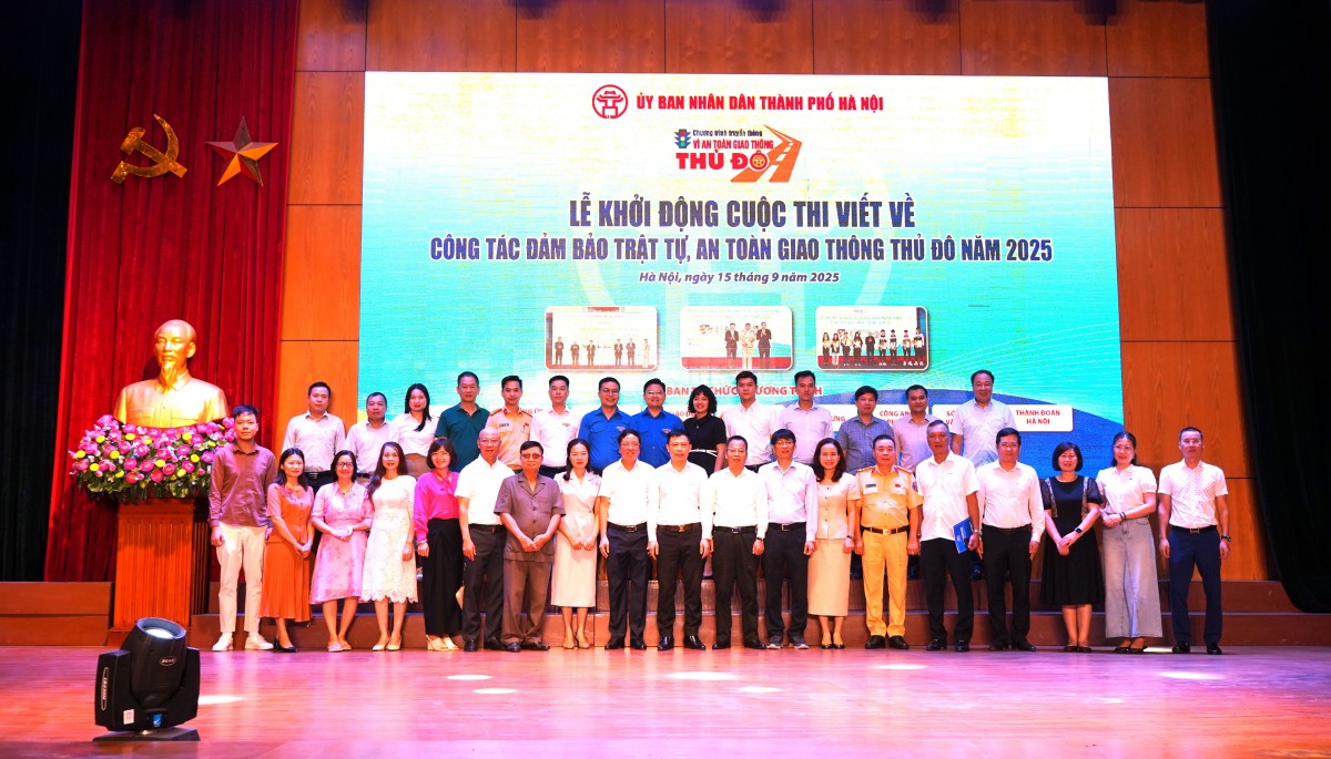 Khởi động cuộc thi viết về trật tự an toàn giao thông Thủ đô