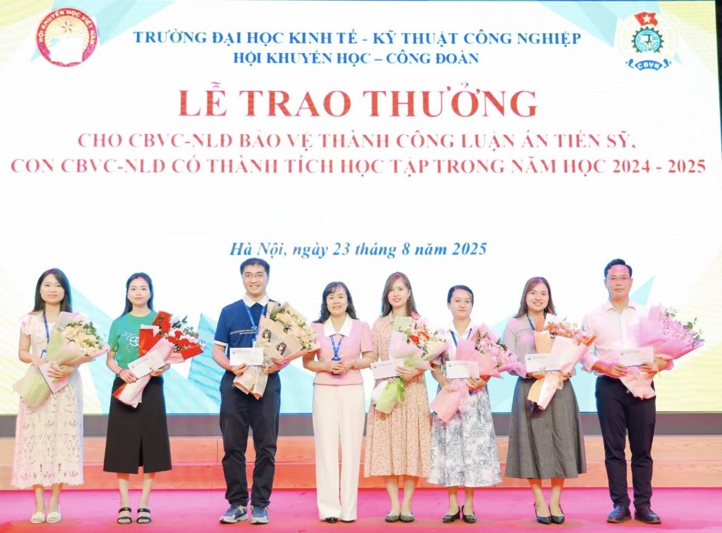 Lan tỏa tinh thần hiếu học và thi đua trong cán bộ, viên chức, người lao động