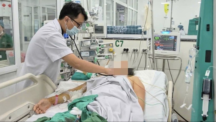 Suy tạng nguy kịch vì sốt xuất huyết Suy tạng nguy kịch vì sốt xuất huyết