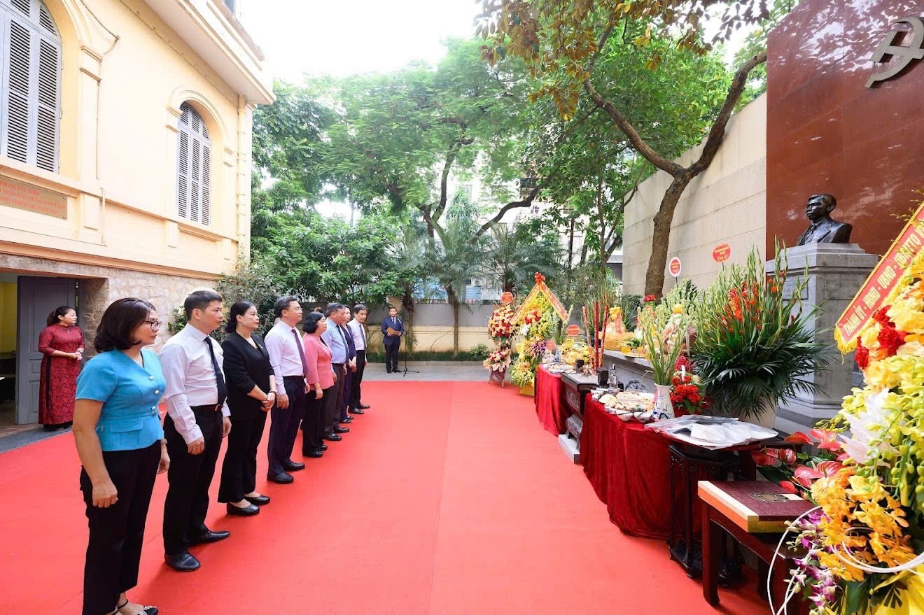 Lãnh đạo thành phố Hà Nội tưởng niệm đồng chí Trần Phú