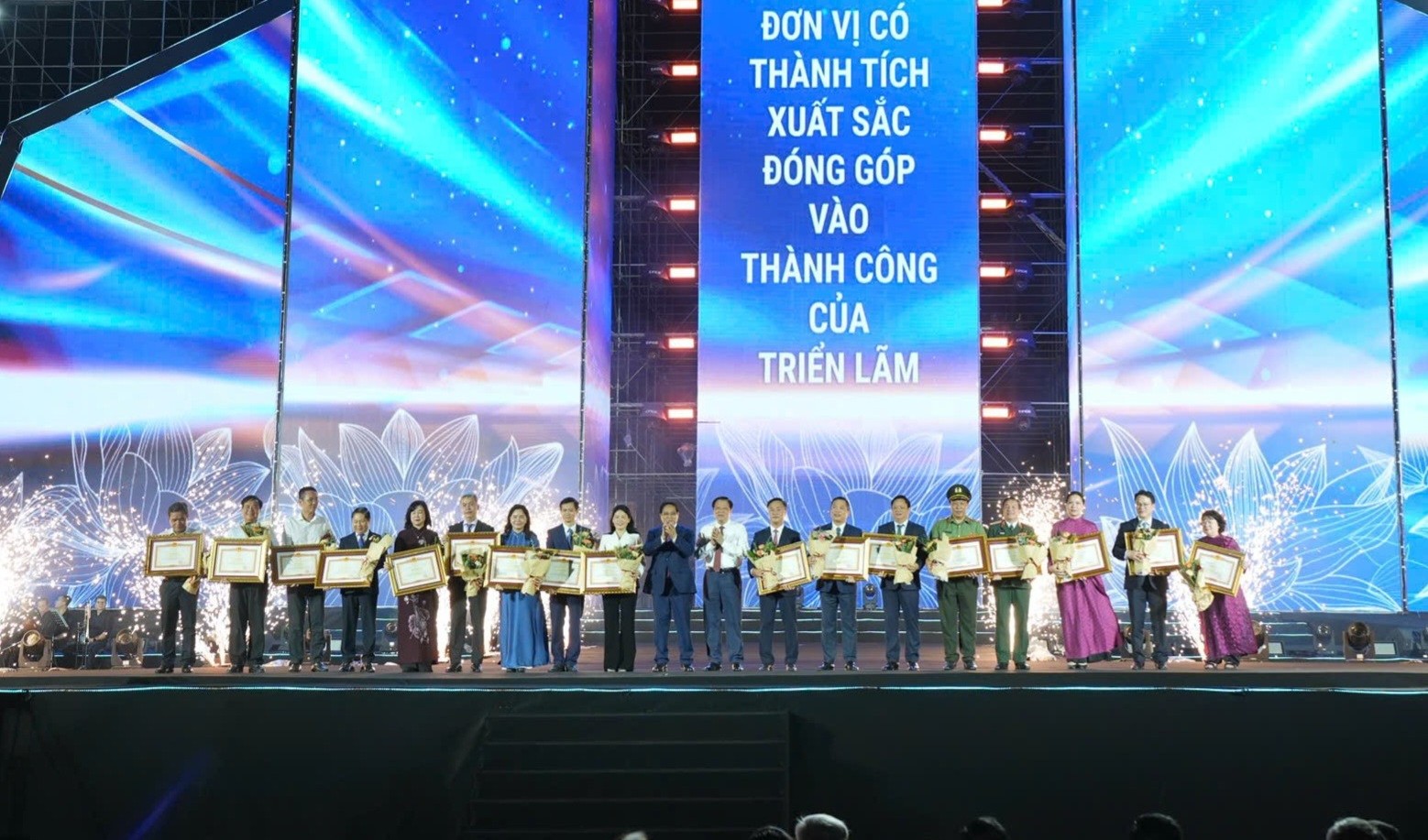 Triển lãm thành tựu đất nước lập kỷ lục với hơn 10 triệu khách tham quan