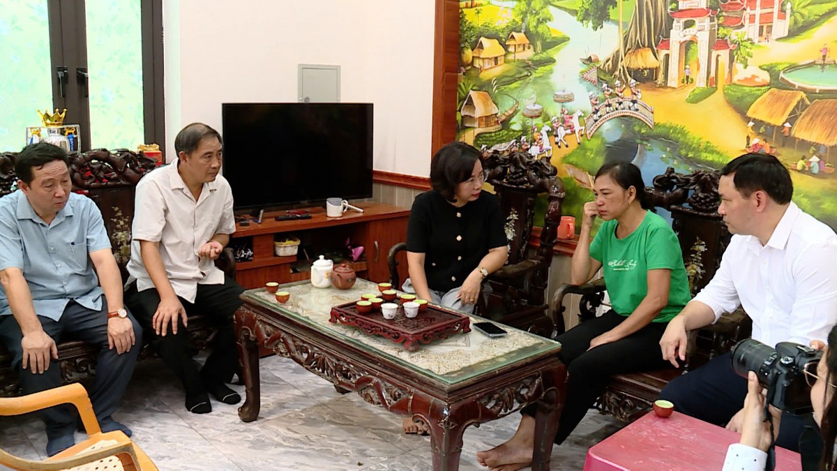 Lãnh đạo Mặt trận thành phố Hà Nội chia buồn với gia đình có 4 nạn nhân tử vong trong vụ cháy nhà ở Thường Tín