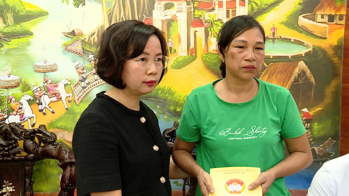 Lãnh đạo Mặt trận thành phố Hà Nội chia buồn với gia đình có 4 nạn nhân tử vong trong vụ cháy nhà ở Thường Tín