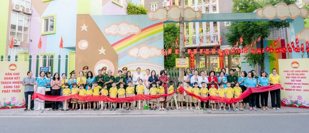 Phường Hai Bà Trưng ra mắt mô hình “Đường hoa Đại đoàn kết”