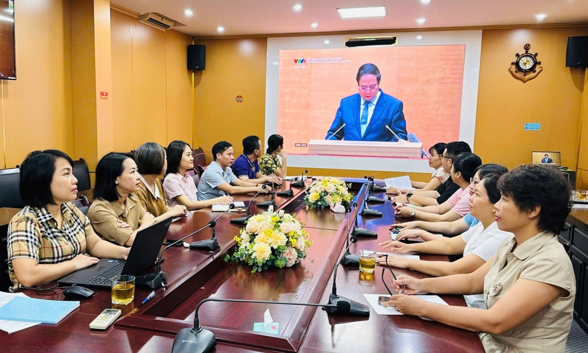 Đảng viên Đảng bộ Ủy ban MTTQ Việt Nam TP Hà Nội nghe quán triệt 4 nghị quyết chiến lược của Bộ Chính trị