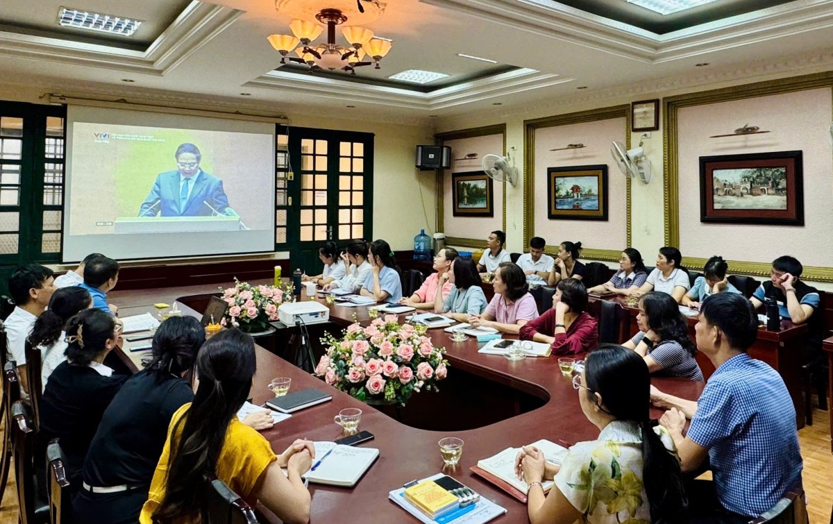 Đảng viên Đảng bộ Ủy ban MTTQ Việt Nam TP Hà Nội nghe quán triệt 4 nghị quyết chiến lược của Bộ Chính trị