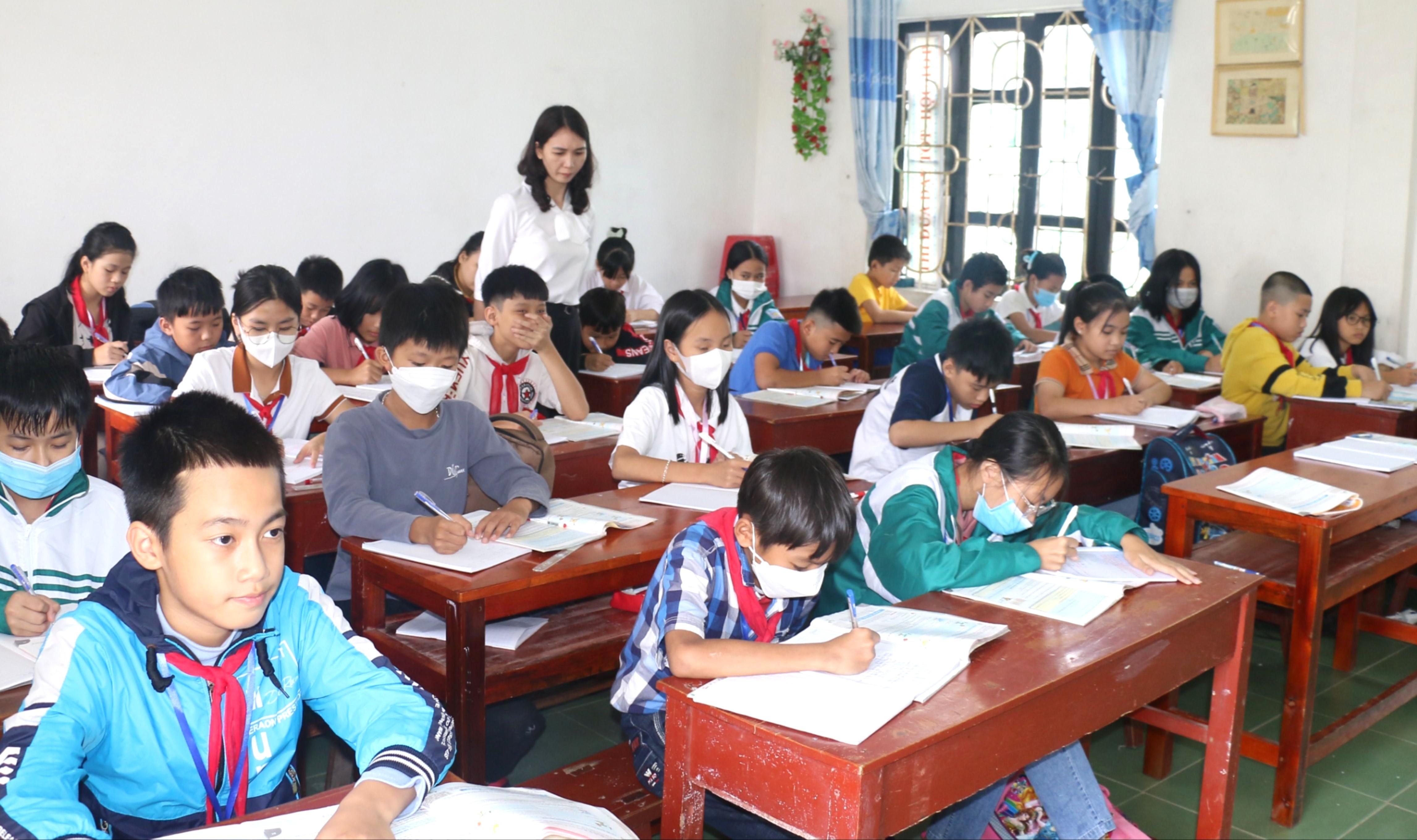 Nghệ An: Biệt phái 836 giáo viên trong bối cảnh thiếu hụt trầm trọng