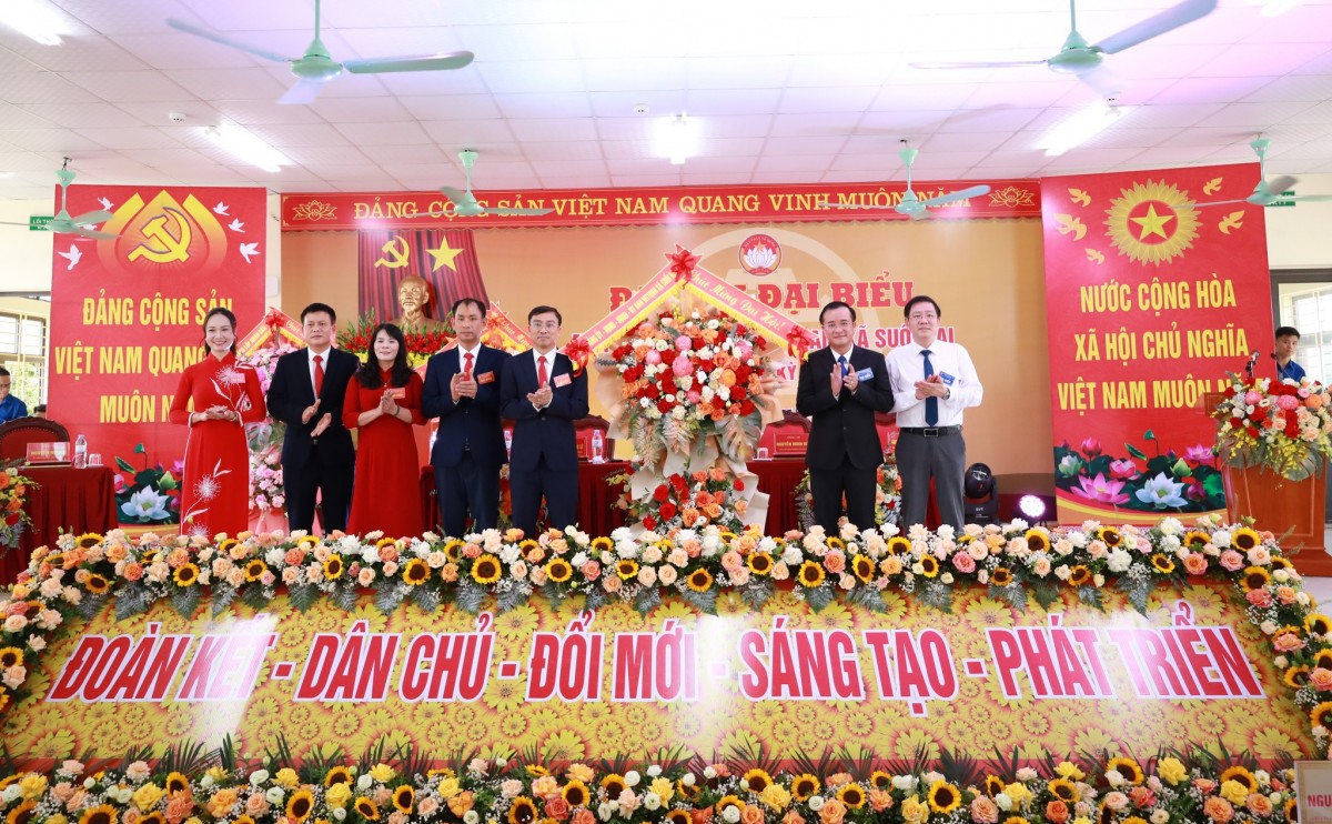 Chung sức xây dựng quê hương Suối Hai giàu đẹp