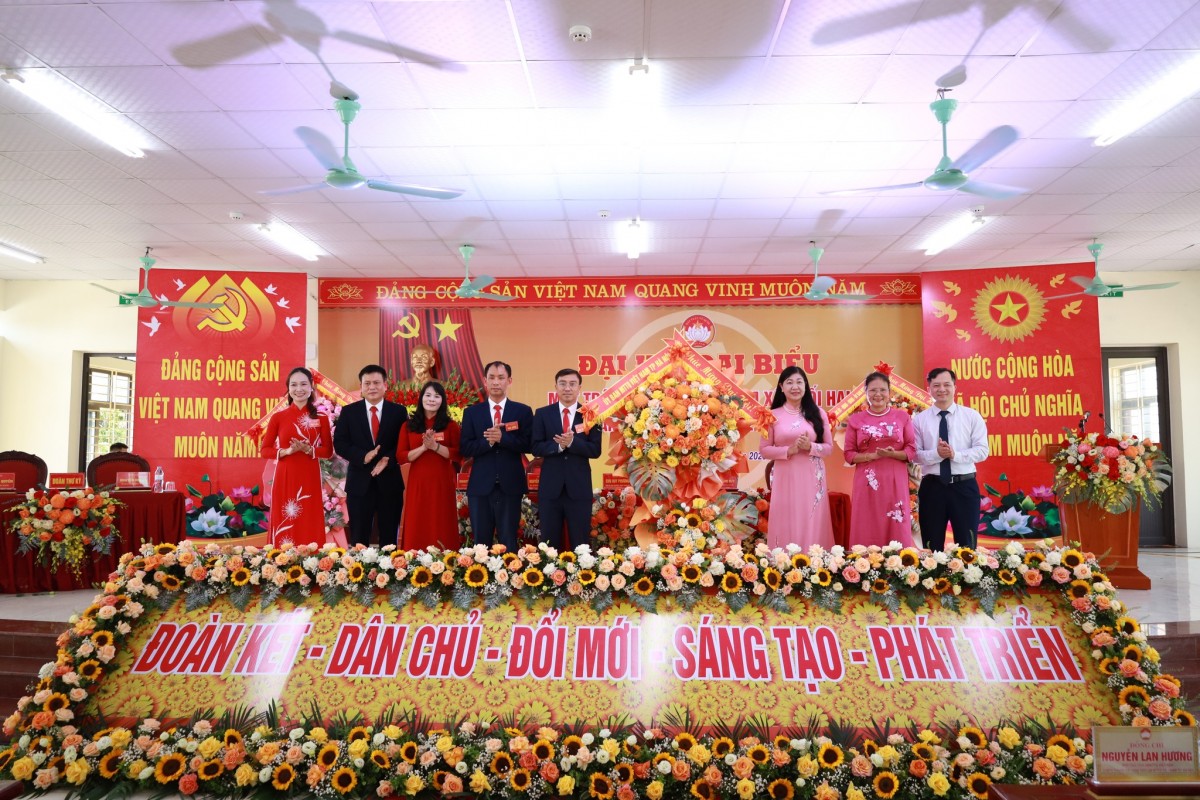 Chung sức xây dựng quê hương Suối Hai giàu đẹp