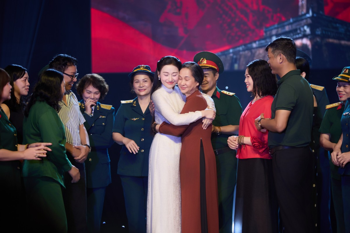 Bước chuyển táo bạo của Quán quân Sao Mai Lê Minh Ngọc