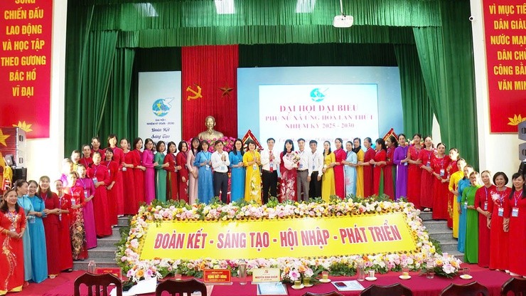 Đại hội phụ nữ xã Ứng Hòa: Phát huy vai trò chủ thể trong xây dựng nông thôn mới Đại hội phụ nữ xã Ứng Hòa: Phát huy vai trò chủ thể trong xây dựng nông thôn mới