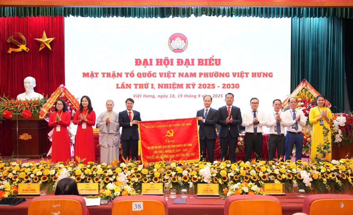 Ông Nguyễn Trường Giang giữ chức Chủ tịch Ủy ban MTTQ Việt Nam phường Việt Hưng nhiệm kỳ 2025 - 2030 Ông Nguyễn Trường Giang giữ chức Chủ tịch Ủy ban MTTQ Việt Nam phường Việt Hưng nhiệm kỳ 2025 - 2030