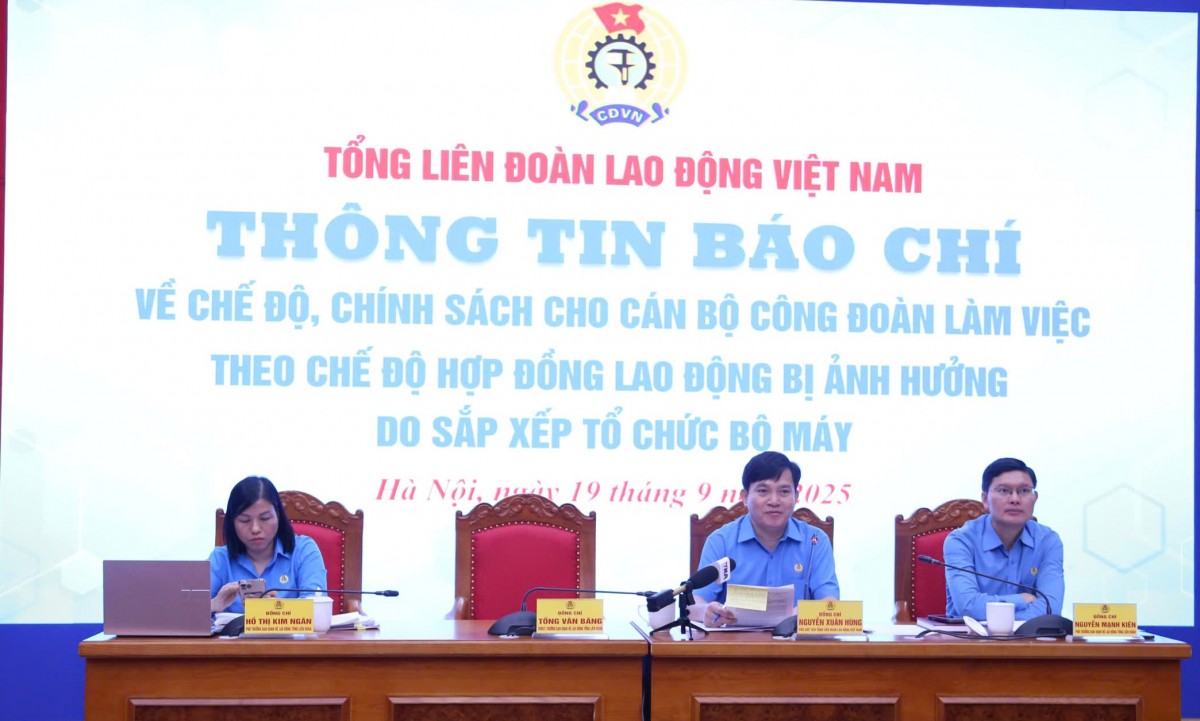 Hơn 400 tỷ đồng chi trả chế độ cho cán bộ Công đoàn chuyên trách làm việc theo chế độ hợp đồng Hơn 400 tỷ đồng chi trả chế độ cho cán bộ Công đoàn chuyên trách làm việc theo chế độ hợp đồng