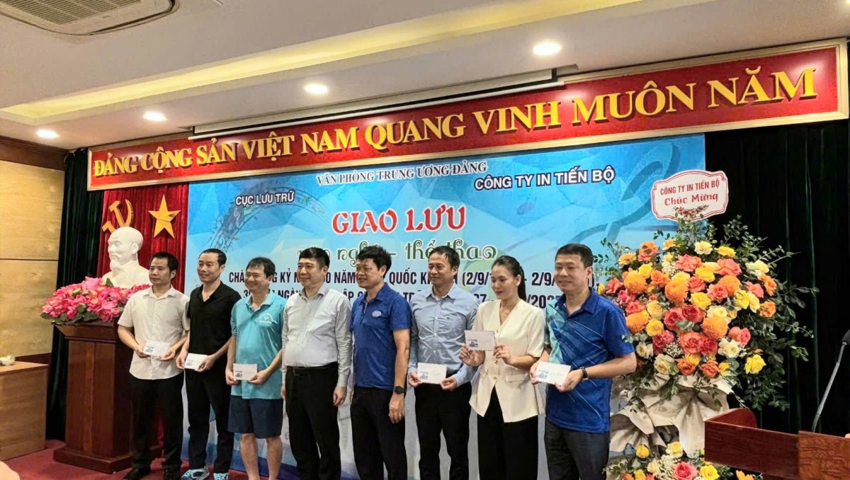 Vun đắp tình đoàn kết giữa đoàn viên Công đoàn Công ty In Tiến Bộ và Cục Lưu trữ