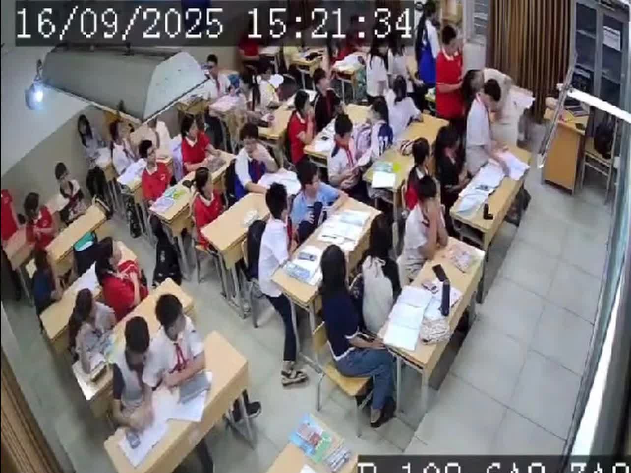 Vụ giáo viên bị kéo tóc, xô ngã: Học sinh gây ra sự việc đã xin lỗi