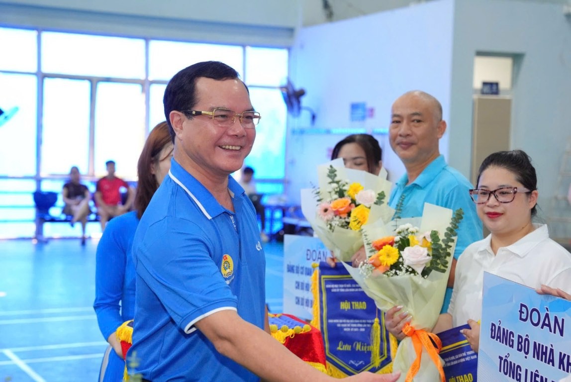 Sôi nổi Hội thao chào mừng Đại hội đại biểu Đảng bộ MTTQ, các đoàn thể Trung ương Sôi nổi Hội thao chào mừng Đại hội đại biểu Đảng bộ MTTQ, các đoàn thể Trung ương