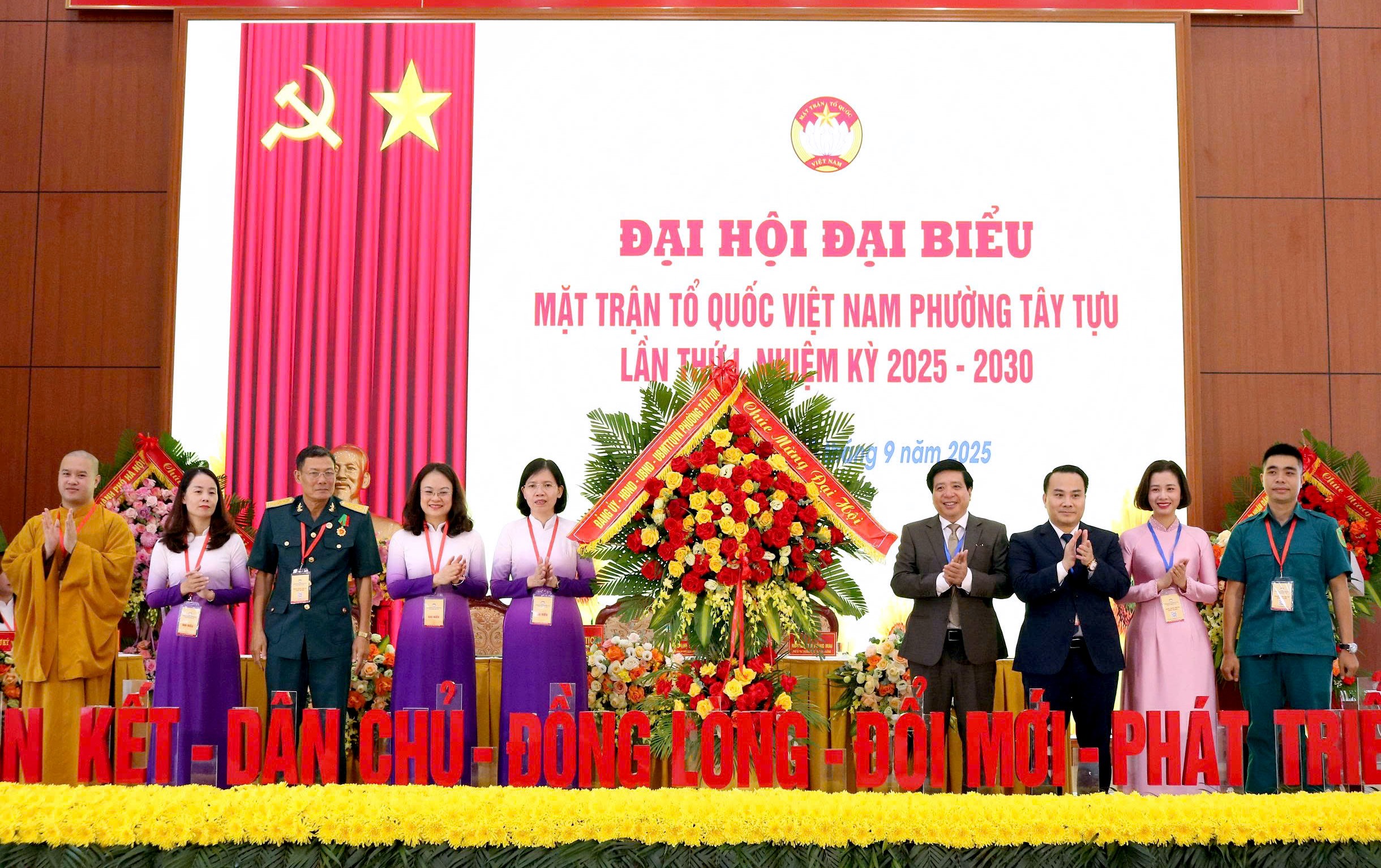 Khơi dậy sức dân, xây dựng phường Tây Tựu giàu đẹp, văn minh Khơi dậy sức dân, xây dựng phường Tây Tựu giàu đẹp, văn minh