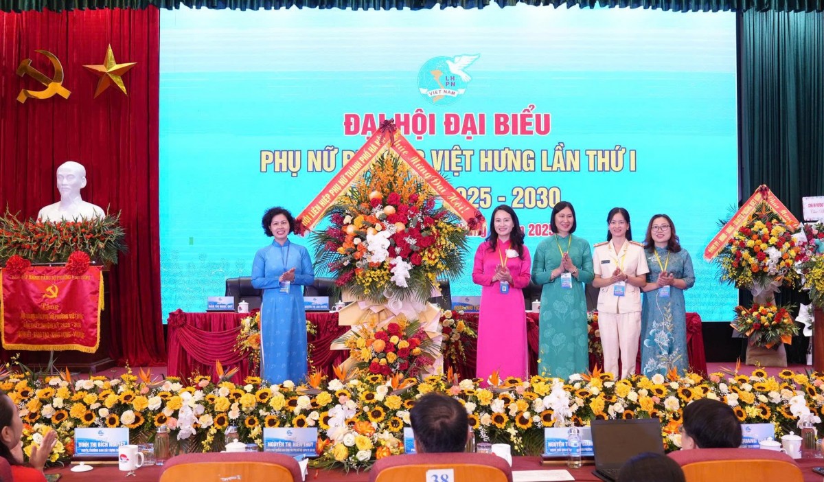 Phụ nữ phường Việt Hưng: 