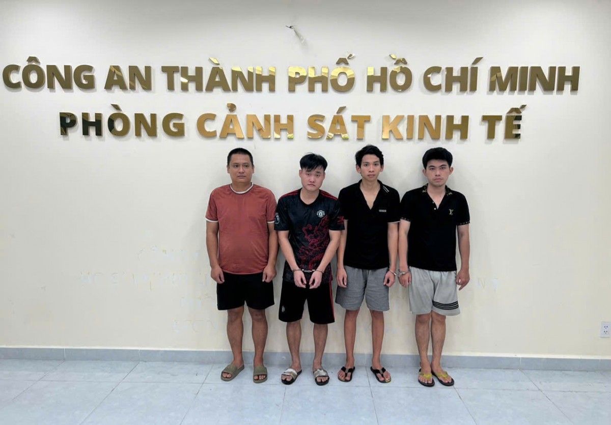 TP.HCM: Triệt phá đường dây sản xuất, buôn bán bột giặt và nước rửa toilet giả