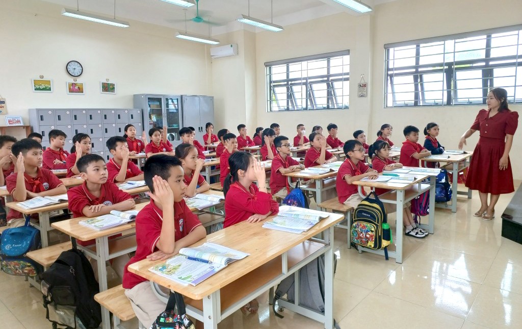 Nhiều điểm mới về khen thưởng và kỷ luật với học sinh Nhiều điểm mới về khen thưởng và kỷ luật với học sinh