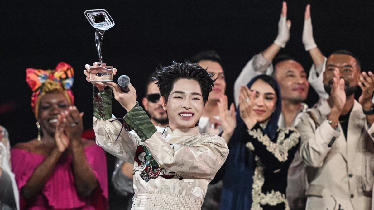 Thủ tướng gửi thư biểu dương thành tích xuất sắc của ca sĩ Đức Phúc Thủ tướng gửi thư biểu dương thành tích xuất sắc của ca sĩ Đức Phúc