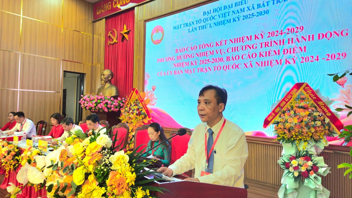 Ông Chu Anh Tuấn là Chủ tịch Ủy ban Mặt trận Tổ quốc Việt Nam xã Bát Tràng