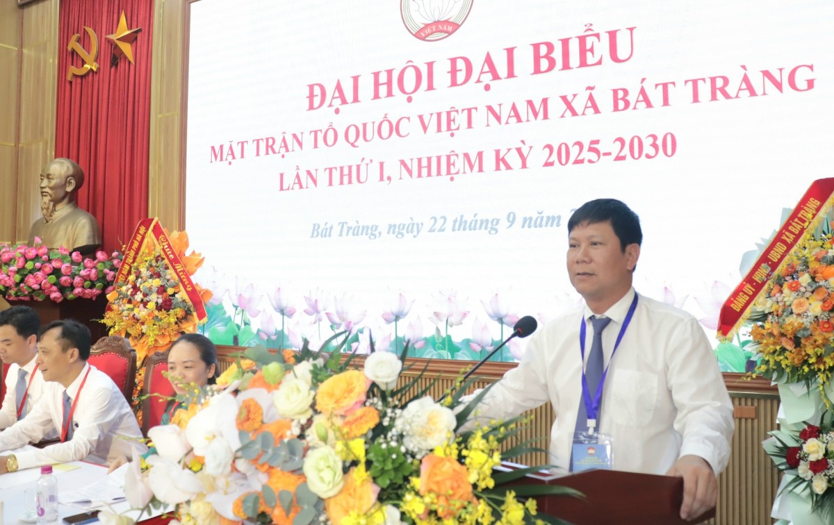 Ông Chu Anh Tuấn là Chủ tịch Ủy ban Mặt trận Tổ quốc Việt Nam xã Bát Tràng