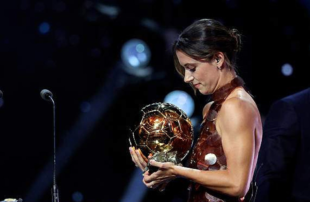 Ousmane Dembele giành Quả Bóng Vàng 2025, Aitana Bonmati lập kỷ lục lịch sử