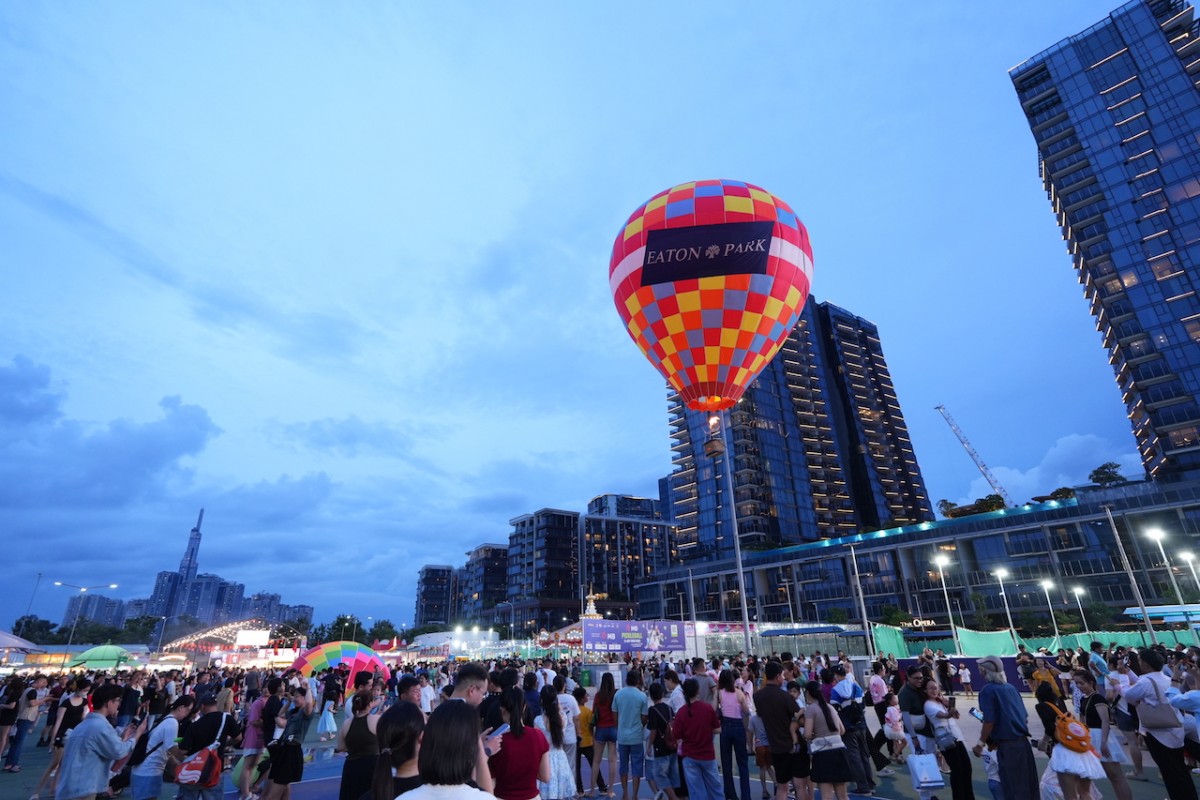 Hàng trăm nghìn người dân TP.HCM tham dự Lễ hội khinh khí cầu Eaton Park Skyward