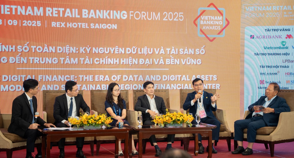 HDBank nhận 3 giải thưởng lớn tại Diễn đàn Ngân hàng Bán lẻ Việt Nam 2025