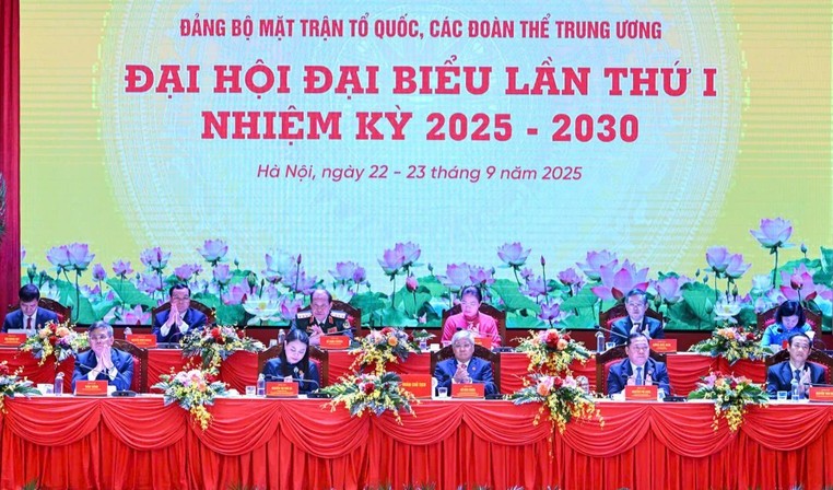 Quyết tâm thực hiện thắng lợi Nghị quyết Đại hội Đảng bộ MTTQ, các đoàn thể Trung ương lần thứ nhất