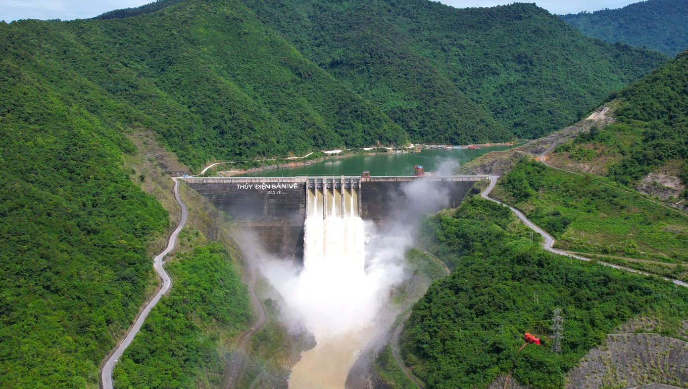 Nghệ An hoãn các cuộc họp chưa thật sự cần thiết, tập trung ứng phó siêu bão Ragasa