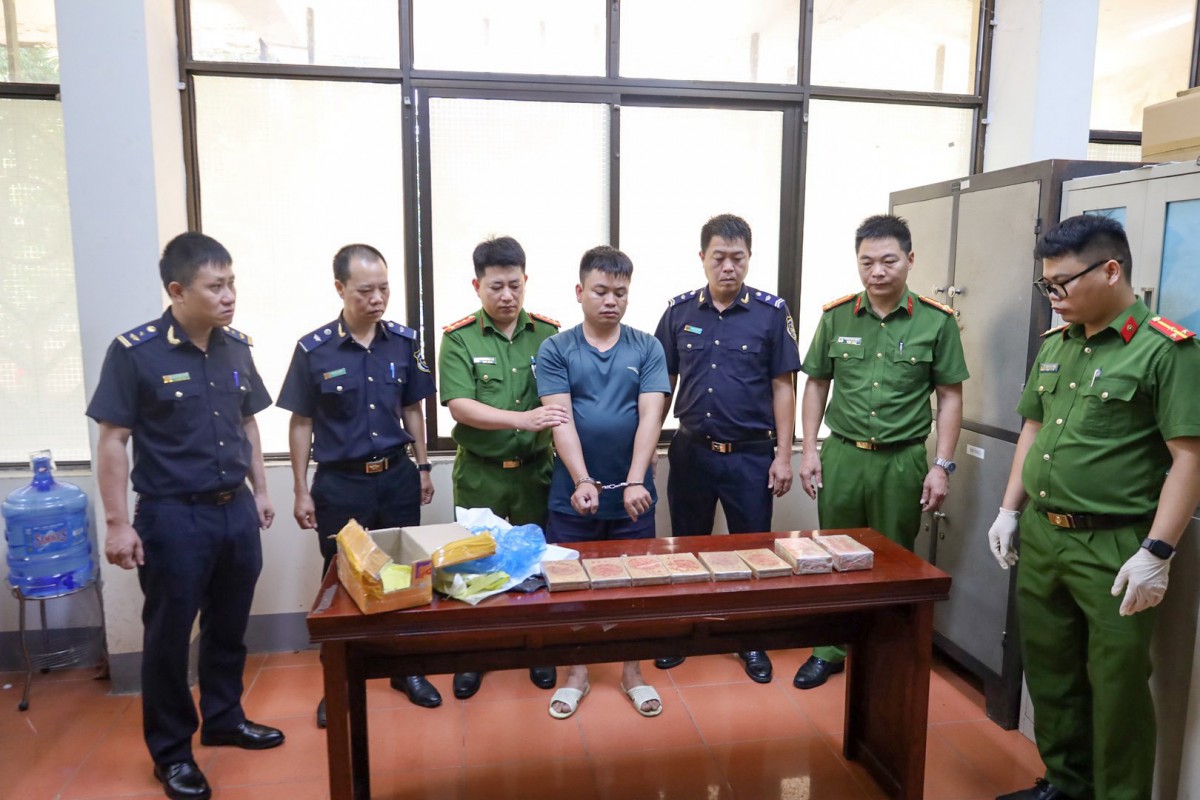 Bắt giữ đối tượng vận chuyển 10 bánh heroin trong đường dây ma túy liên tỉnh