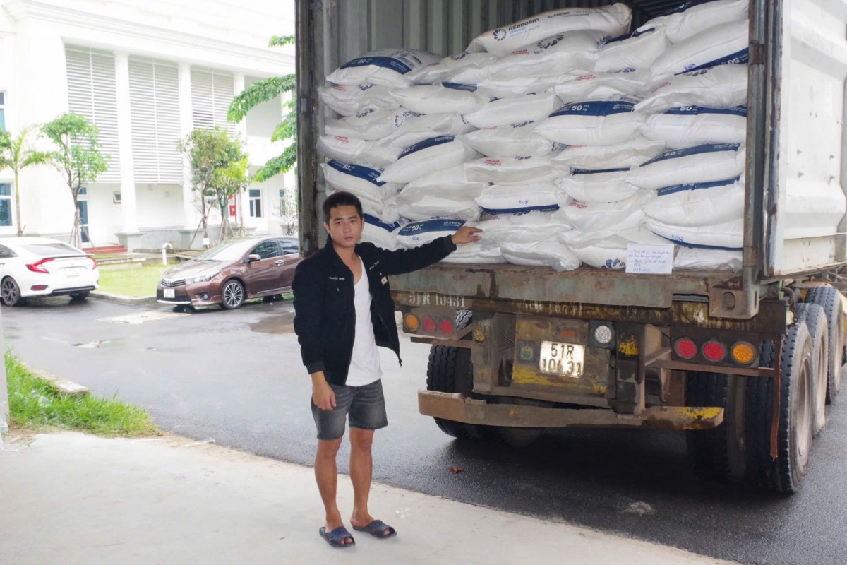 Bắt tài xế vận chuyển 40 tấn đường lậu từ Campuchia về thành phố Hồ Chí Minh