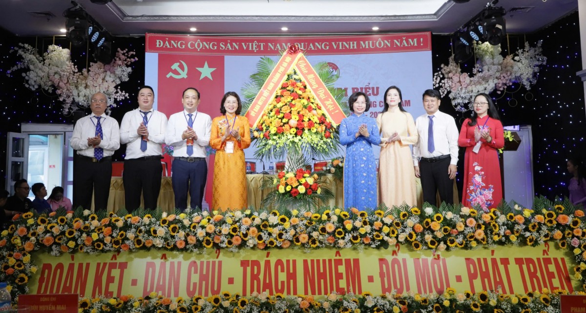 Đoàn kết, đổi mới, xây dựng phường Cửa Nam giàu đẹp, văn minh, hạnh phúc Đoàn kết, đổi mới, xây dựng phường Cửa Nam giàu đẹp, văn minh, hạnh phúc