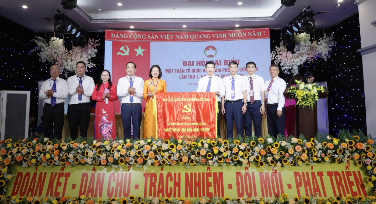 Đoàn kết, đổi mới, xây dựng phường Cửa Nam giàu đẹp, văn minh, hạnh phúc Đoàn kết, đổi mới, xây dựng phường Cửa Nam giàu đẹp, văn minh, hạnh phúc